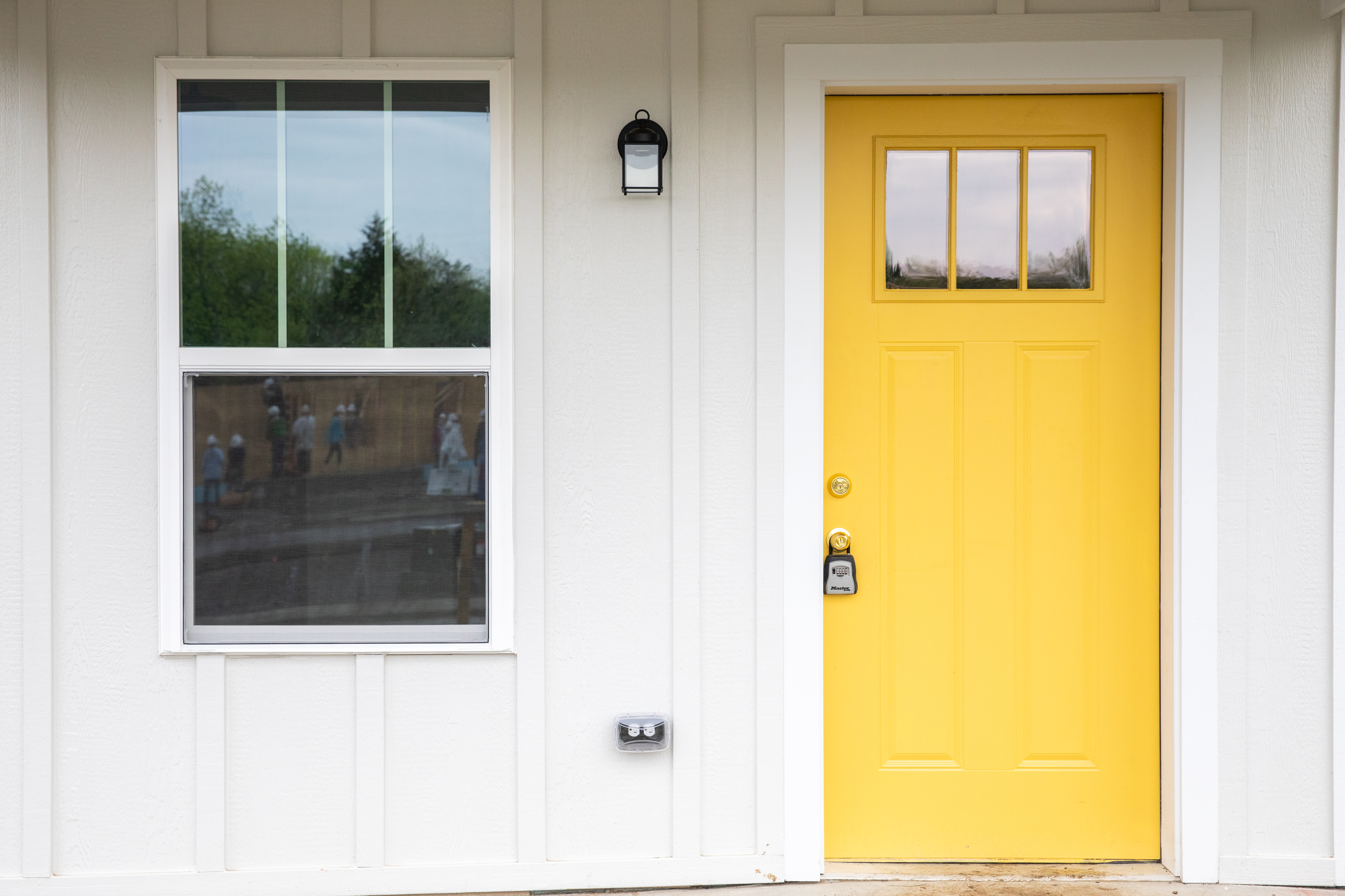 NASHVILLE, TENNESSEE (04/26/18)- Door. © Habitat for Humanity International/Jason Asteros